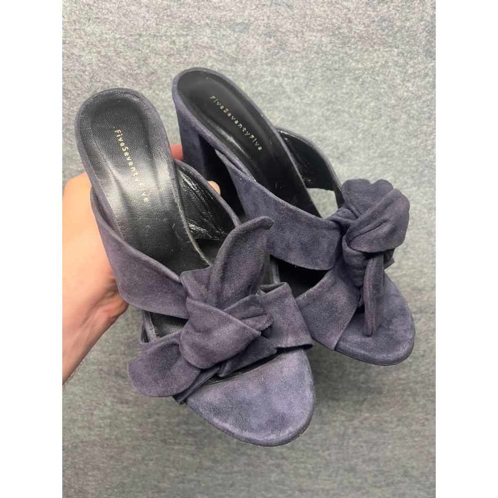 Five Seventy Five Navy Suede Bow Block Heel Sandals Women's US 8 EU 39 Italy